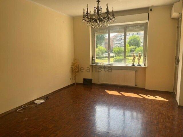 Appartamento in affitto di 136 m² in Via Luigi Teresio Cavallo, 20