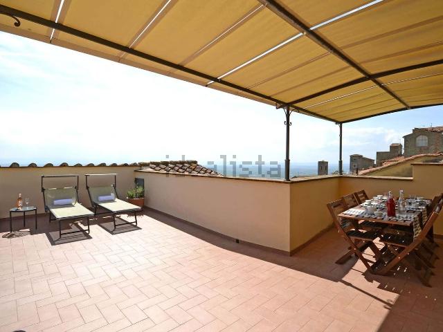 Appartamento in affitto di 136 m² in Via Nazionale