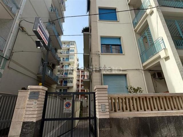 Appartamento in affitto di 136 m² in Via Trieste