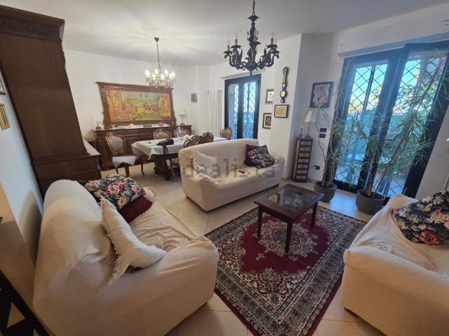 Appartamento in affitto di 136 m² in Lungomare Giuseppe di Vittorio