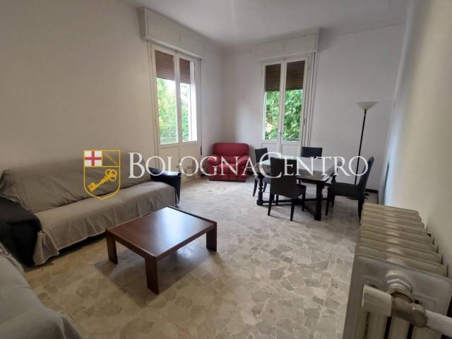 Appartamento in affitto di 137 m² in Via Laura Bassi Veratti