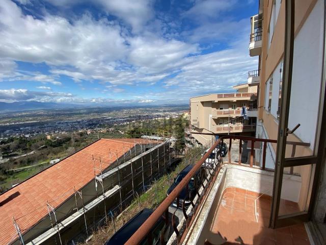 Appartamento in affitto di 137 m² in Via Silvino Olivieri, 3