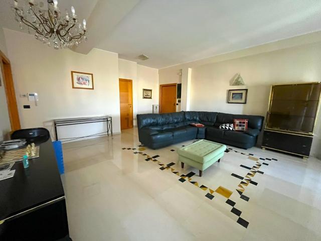 Appartamento in affitto di 137 m² in Viale della Repubblica, 16