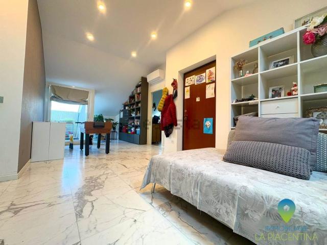 Appartamento in affitto di 138 m² in Via delle Teresiane, 13