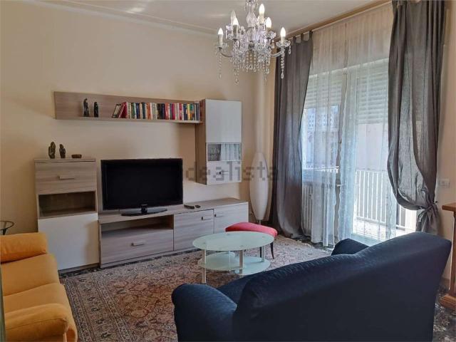 Appartamento in affitto di 139 m² in Via Adamo Rossi