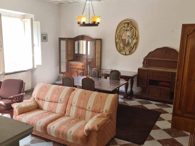 Appartamento in affitto di 140 m² in Traversa degli Agli
