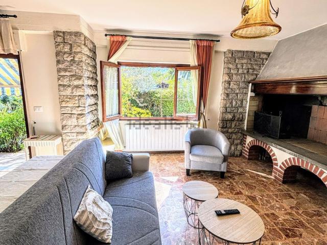 Appartamento in affitto di 140 m² in Via Cateratte, 112