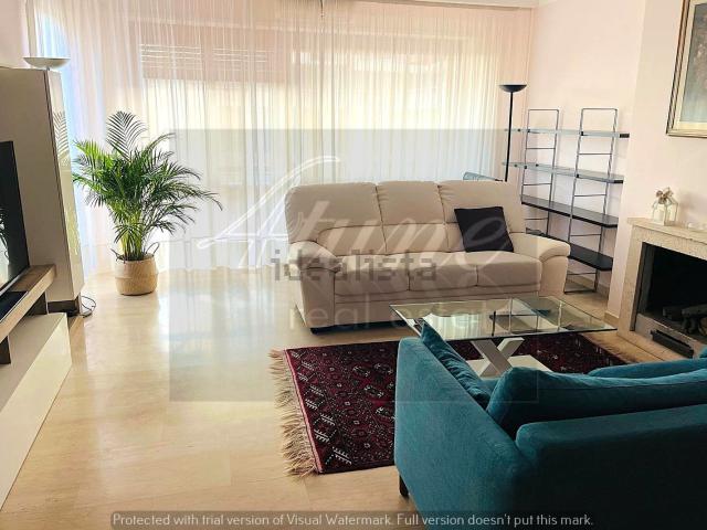 Appartamento in affitto di 140 m² in Via Cassia, 699