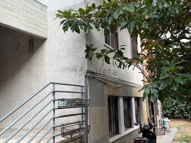 Appartamento in affitto di 140 m² in Via Cesare Zuccardi Merli, 7