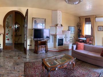 Appartamento in affitto di 140 m² in Via Amalfi, 11