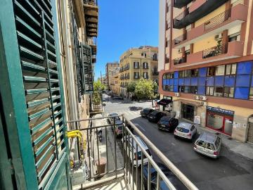 Appartamento in affitto di 140 m² in Via Ammiraglio Gravina, 95