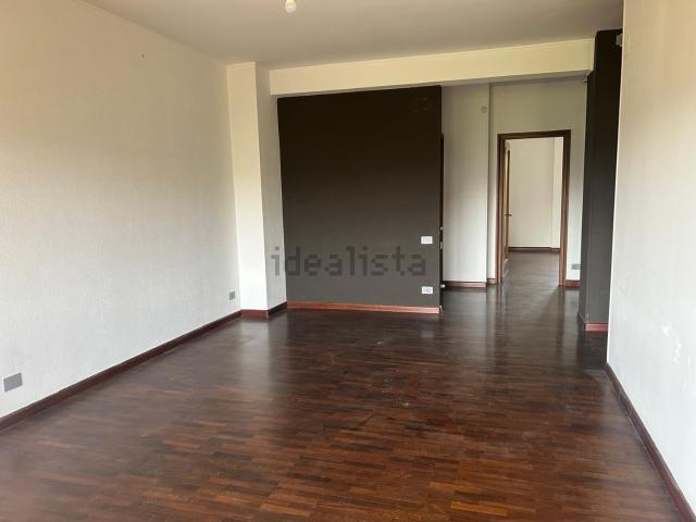 Appartamento in affitto di 140 m² in Via Armando Diaz