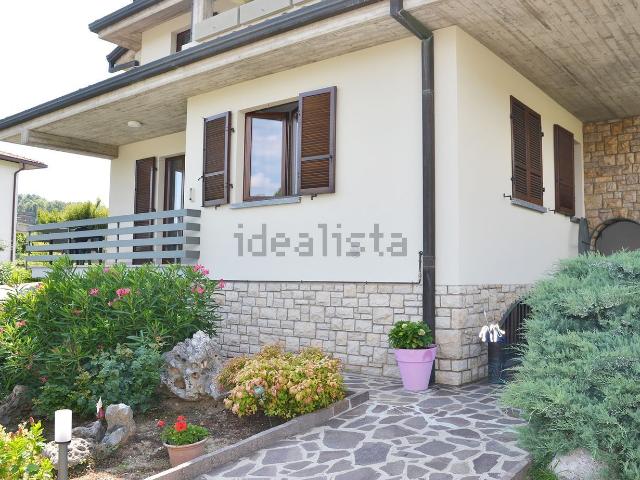 Appartamento in affitto di 140 m² in Via Benedetto Croce, 51