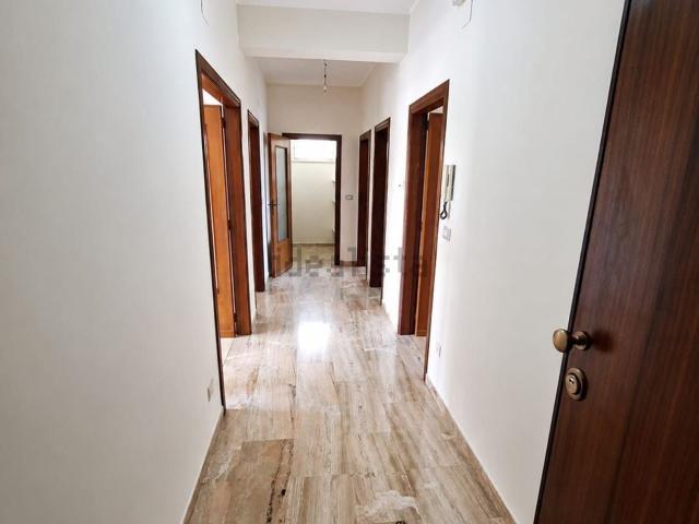 Appartamento in affitto di 140 m² in Via Briatico