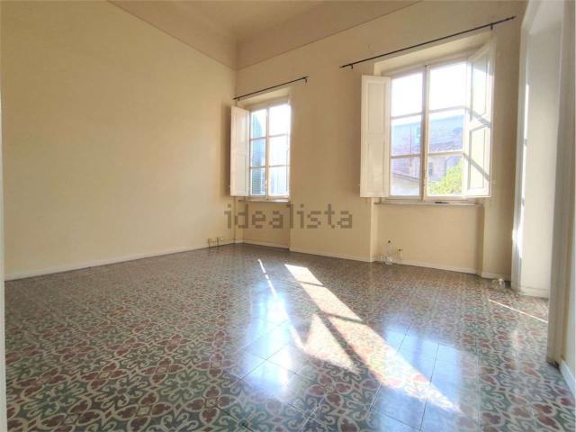 Appartamento in affitto di 140 m² in Via Galli Tassi, 42