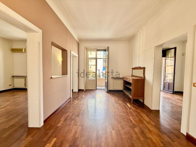 Appartamento in affitto di 140 m² in Via Giacomo Leopardi, 4