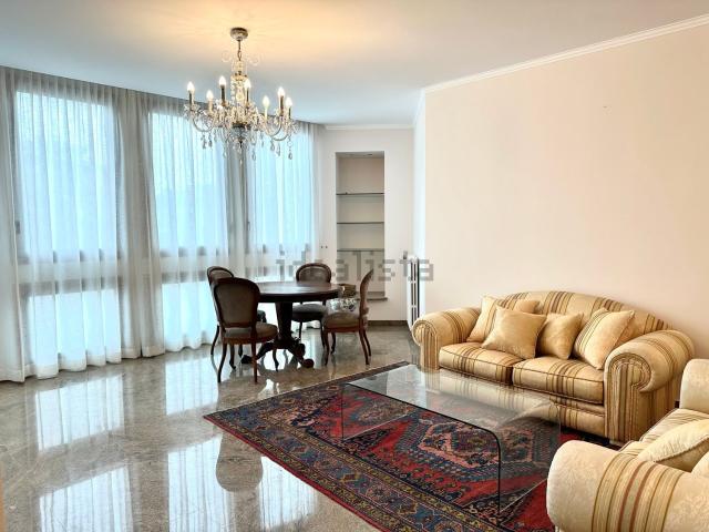 Appartamento in affitto di 140 m² in Via Giorgio e Guido Paglia, 17