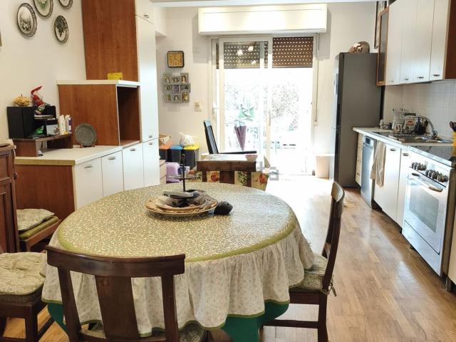Appartamento in affitto di 140 m² in Via Giovanni Pascoli