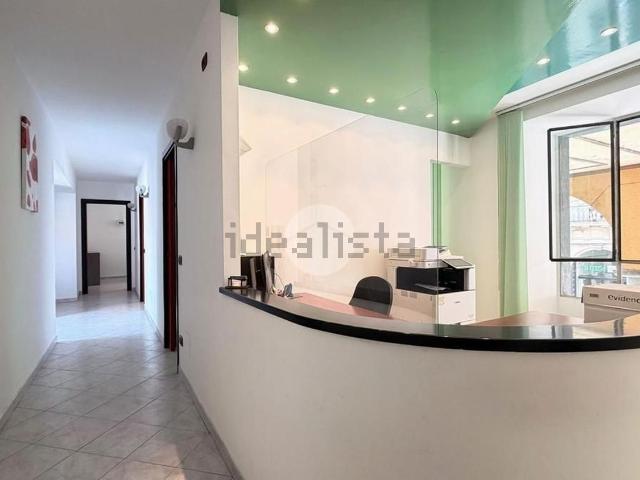 Appartamento in affitto di 140 m² in Via Giovanni Plana, 1111