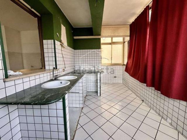 Appartamento in affitto di 140 m² in Via Dante Alighieri