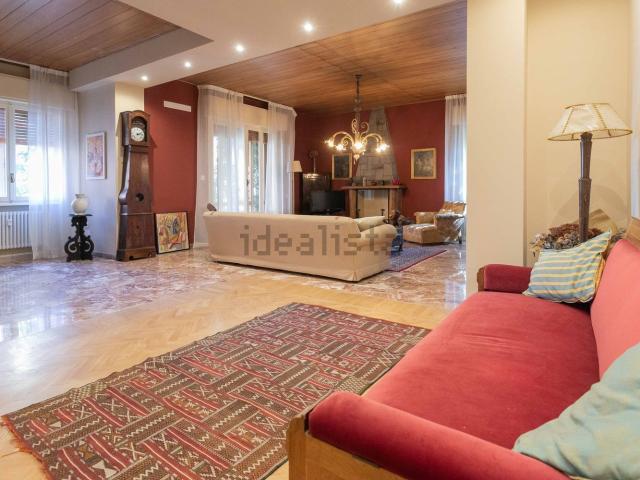 Appartamento in affitto di 140 m² in Via dei Tessitori