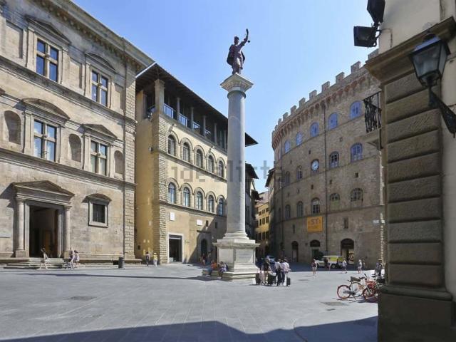 Appartamento in affitto di 140 m² in Via del Parione, 4