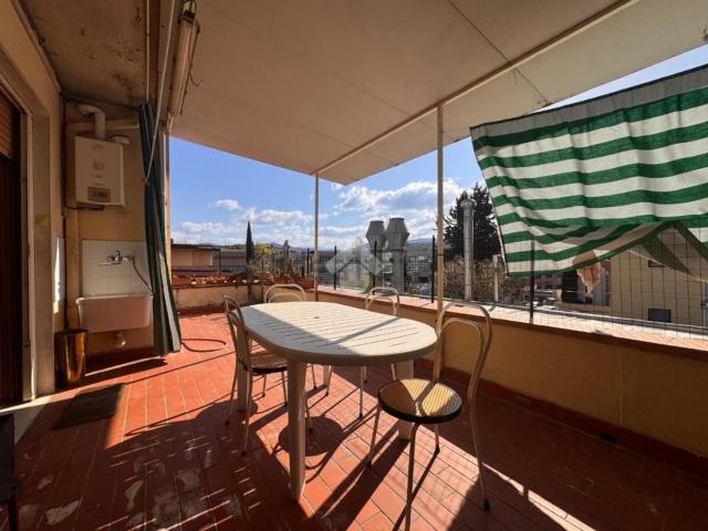 Appartamento in affitto di 140 m² in Via di Campigliano, 51