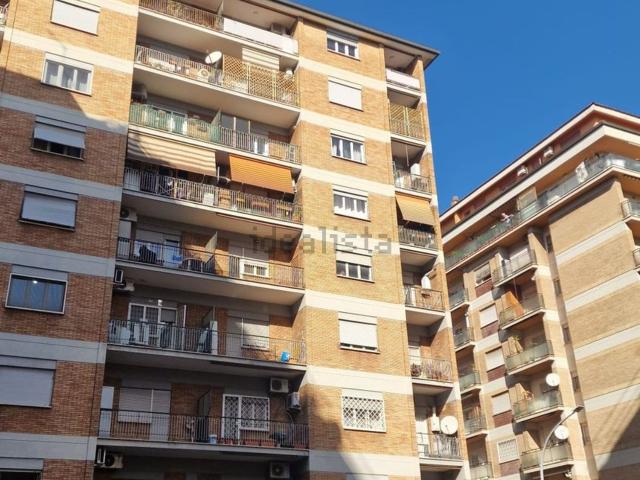 Appartamento in affitto di 140 m² in Via Fabio Numerio, 46