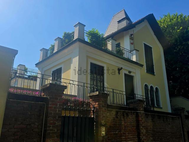 Appartamento in affitto di 140 m² in Via Febo, 15