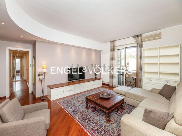 Appartamento in affitto di 140 m² in Via Felice Cavallotti, 27