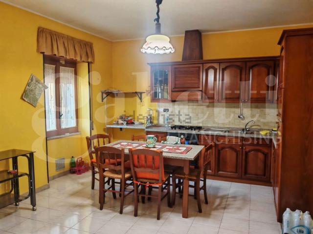 Appartamento in affitto di 140 m² in Via Filignano, 32