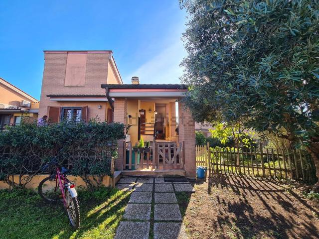 Appartamento in affitto di 140 m² in Via Francesco Giacomo Tricomi, 32