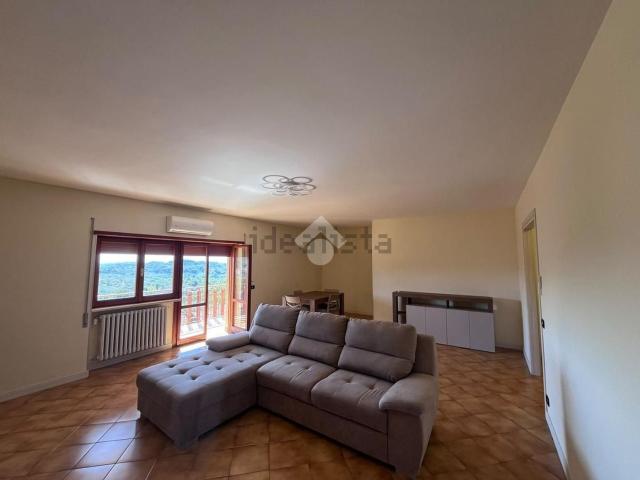 Appartamento in affitto di 140 m² in Via I Lucii, 1