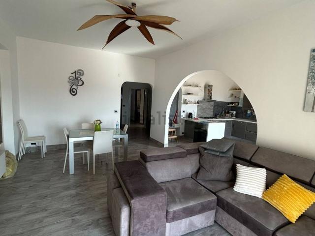 Appartamento in affitto di 140 m² in Via Italia, 53