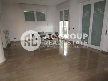 Appartamento in affitto di 140 m² in Via IV Novembre