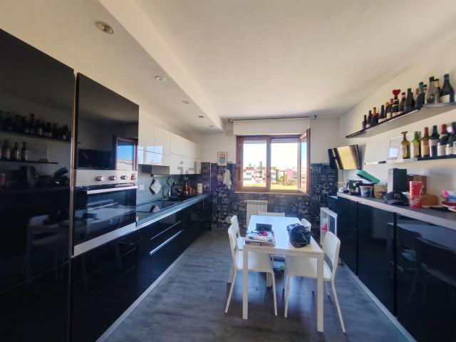 Appartamento in affitto di 140 m² in Via Nilo Palazzoli