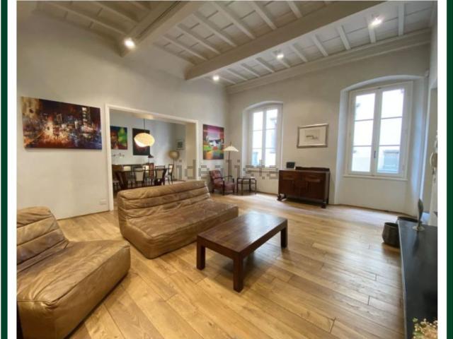 Appartamento in affitto di 140 m² in Via Santo Spirito