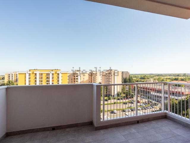 Appartamento in affitto di 140 m² in Via Sporting Mirasole, 41