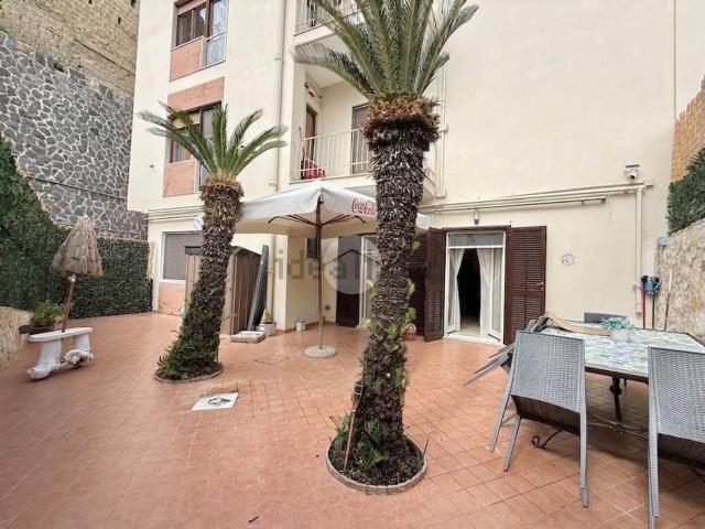 Appartamento in affitto di 140 m² in Via Posillipo, 220