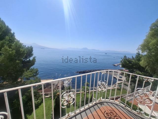 Appartamento in affitto di 140 m² in Via Posillipo