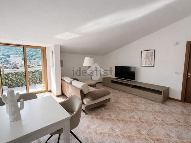 Appartamento in affitto di 140 m² in Via Provinciale, 29