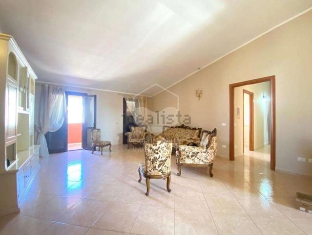 Appartamento in affitto di 140 m² in Via Roma