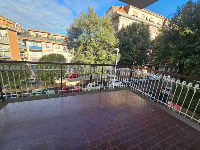 Appartamento in affitto di 140 m² in Via Treviso