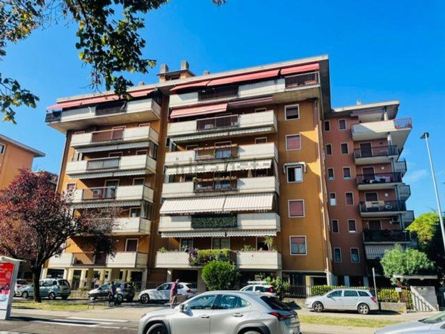 Appartamento in affitto di 140 m² in Via Villa Cozza, 35