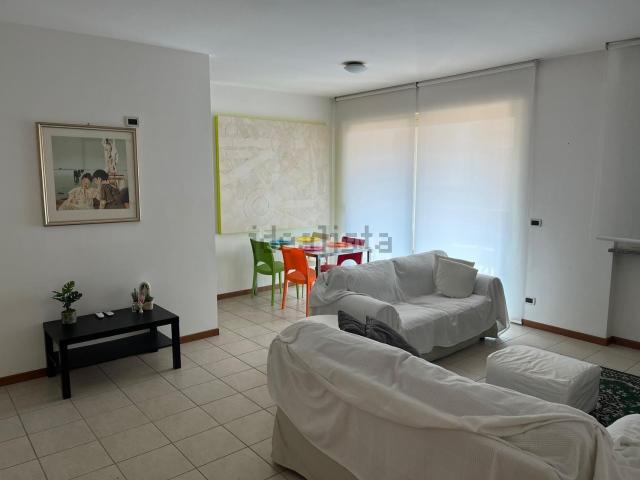 Appartamento in affitto di 140 m² in Via Vincenzo Marcozzi