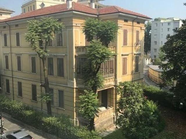Appartamento in affitto di 140 m² in Viale Paolo Toschi