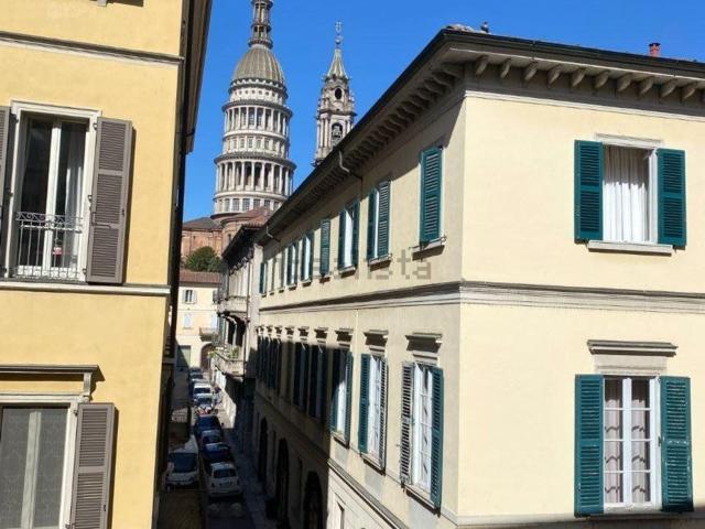 Appartamento in affitto di 140 m² in Corso Camillo Cavour, 6