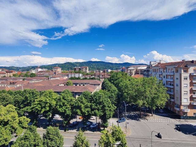 Appartamento in affitto di 140 m² in Corso Carlo e Nello Rosselli, 44