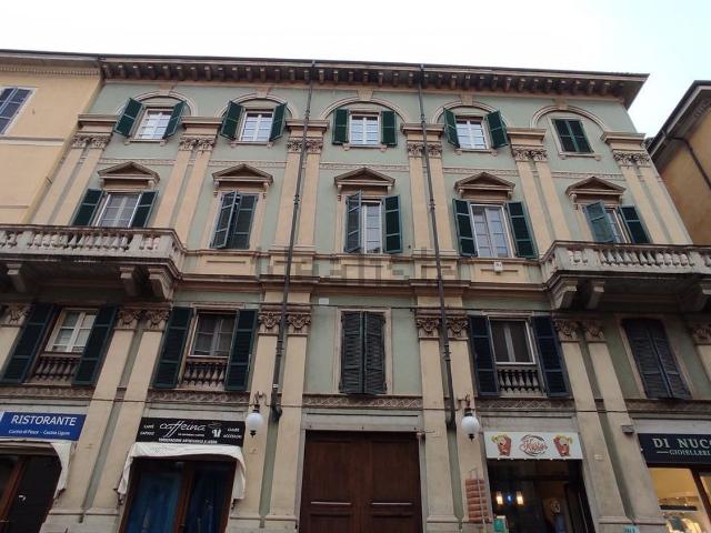 Appartamento in affitto di 140 m² in Corso Cavour, 12