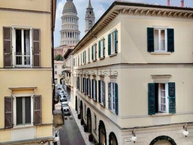 Appartamento in affitto di 140 m² in Corso Cavour, 12